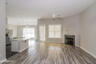 005-photo-living-room-8233124