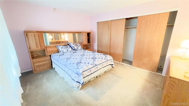 98 Whistler Ct unit 98, Middle Island, NY 11953 - photo 5