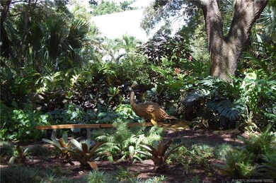Lushly tropical community