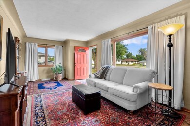 3515 Dennis Dr NW, Cedar Rapids, IA 52405 - photo 6