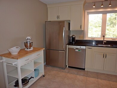 50 Laurel Ct unit U303, Nashua, NH 03062 - photo 5