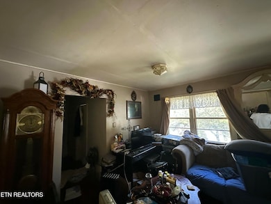 566 W Outer Dr, Oak Ridge, TN 37830 - photo 6