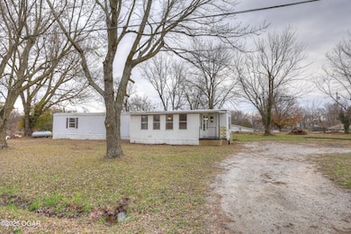 820 E Fountain Rd, Joplin, MO 64804 - photo 2
