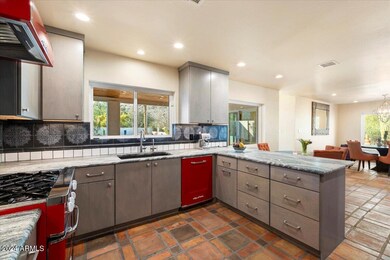 Kitchen w Ample Storage