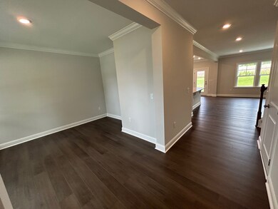 27 Landrum dining foyer