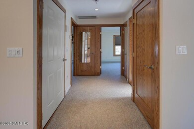 240 Pemberwick Rd unit 2, Greenwich, CT 06831 - photo 6