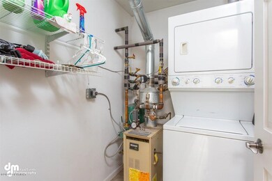 23-Laundry Room-2076