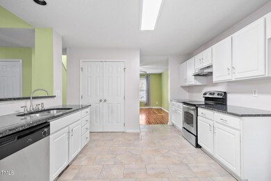 6-web-or-mls-604-hanska-way