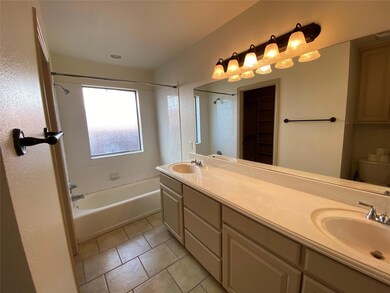 813 Rambling Ct, Granbury, TX 76049 - photo 7