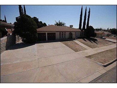 10833 Sombra Verde Dr, El Paso, TX 79935 - photo 2