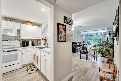 9480 Poinciana Place unit 201, Davie, FL 33324 - photo 5