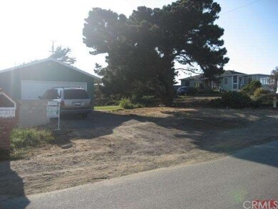 Plenty of room for parking cars along with RV or B