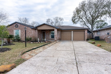 16606 Barcelona Dr, Friendswood, TX 77546 - photo 2