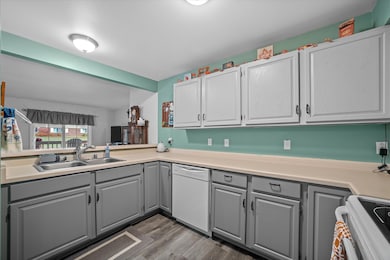 4835 Easy St unit 9, Hartland, WI 53029 - photo 7