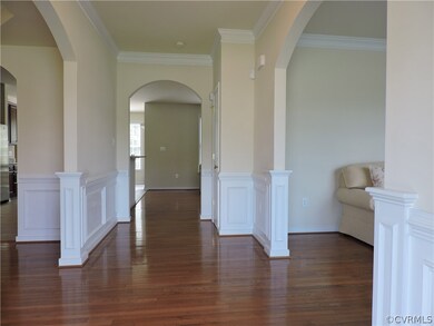 Foyer - first level has arched doorways.