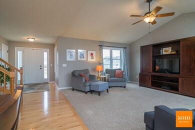 865 Sumac St, Oregon, WI 53575 - photo 2