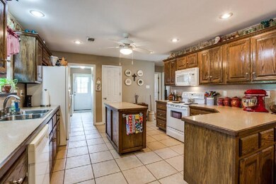 2072 Brumelow Rd, Whitesboro, TX 76273 - photo 7