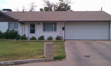 FRONT OF HOUSE 2