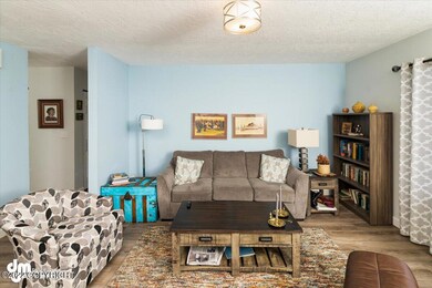 07-Living Room_ETL6210