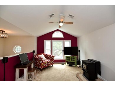 25 Stockholm St, Manchester, NH 03104 - photo 4