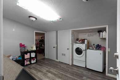 162 E 100 N (3 of 16)