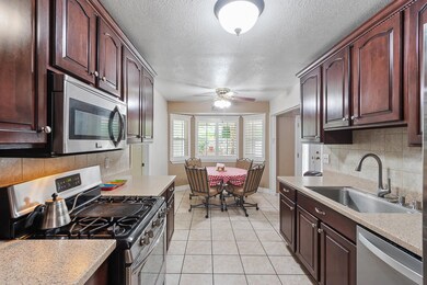 1837 Tommy Aaron Dr, El Paso, TX 79936 - photo 7