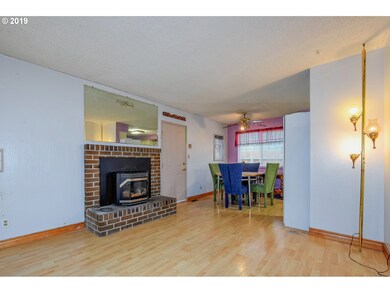 3018 Hawthorne St, Longview, WA 98632 - photo 3