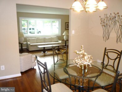 1015 Country Club Dr NE, Vienna, VA 22180 - photo 2