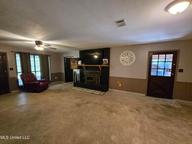 542 Southgate Rd, Hattiesburg, MS 39401 - photo 4