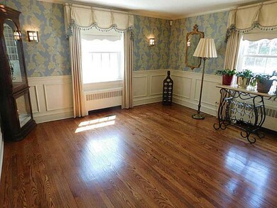 Dining Room. new hardwoods also in dining room