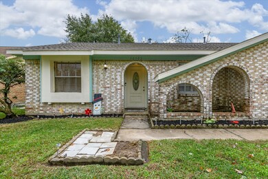 10902 Overlea Dr, Houston, TX 77089 - photo 3