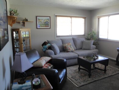 232 N Wright St, Griffith, IN 46319 - photo 3