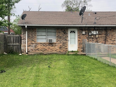 103 S Burdette Ave, Sherman, TX 75090 - photo 3