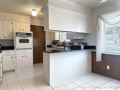 60 Town And Country Cir, Ardmore, OK 73401 - photo 6