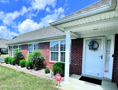 10706 Glenmary Springs Dr, Louisville, KY 40291 - photo 3