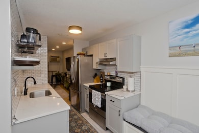 18 Cranberry Hollow unit 18, Enfield, CT 06082 - photo 6