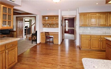 13917 W 76th Cir, Shawnee, KS 66216 - photo 4