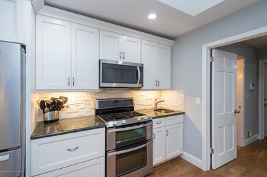 05_19TallTreeRd_177003_Kitchen_HiRes