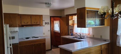 OPEN KITCHEN