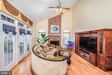 13189 Ashvale Dr, Fairfax, VA 22033 - photo 6