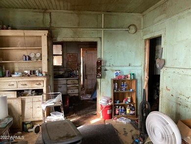 Dining Rm to Kitchen
