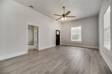 1105 W Chestnut St, Denison, TX 75020 - photo 6