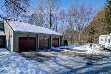 431 Bramble Ln, Brooklyn, WI 53521 - photo 3