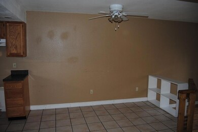 Dining 3910