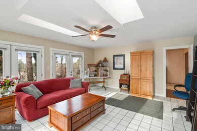 15801 Pinecroft Ln, Bowie, MD 20716 - photo 2