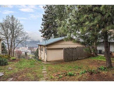 105 Lois Ln, Bingen, WA 98605 - photo 4