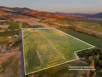 4050 Royal Crest Rd, Medford, OR 97504 - photo 4