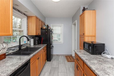 5812 Clark St, Des Moines, IA 50311 - photo 7