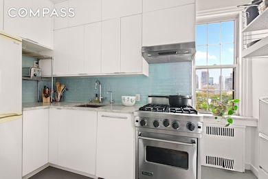 360 Clinton Ave unit 6J, Brooklyn, NY 11238 - photo 4