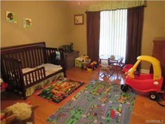 1st guest bedroom.